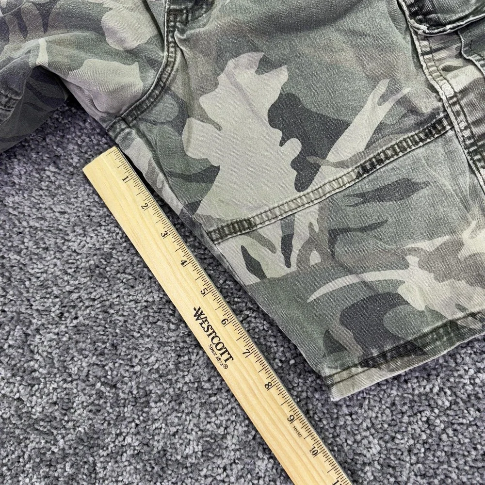 Wrangler Authentics Cargo Shorts Mens 40 Green Camo Distressed Pockets Outdoor